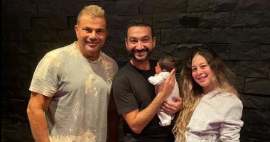 ببتدى من الزيرو.. أول ظهور لابن نادر حمدى مع والديه والهضبة عمرو دياب