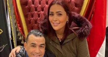 لمة العيلة أحلى.. عصام الحضرى فى صور جديدة مع زوجته ونجله ياسين