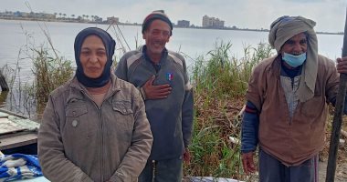 "عبير زيدان" صيادة مكافحة تطلع من الفجر على رزقها.. فيديو