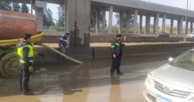 ننشر صور الخدمات المرورية بكافة الطرق السريعة أثناء هطول الأمطار