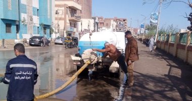 محافظ المنيا يوجه بسحب تجمعات مياه الأمطار بجميع مراكز وقرى المحافظة.. صور