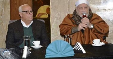 محافظ بورسعيد والدكتور أحمد عمر هاشم يضعان حجر أساس مدرسة أطفال "بديل العشوائيات" 