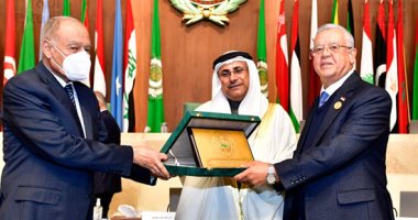 رئيس البرلمان العربى يثمن جهود الرئيس السيسي فى تعزيز العمل المشترك