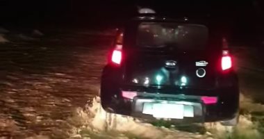 أمطار غزيرة بطريق غارب - الزعفرانة شمال البحر الأحمر والوحدة المحلية تغلق الطريق
