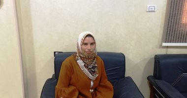 حنان من محو الأمية للدكتوراه.. قصة كفاح بنت بنى سويف.. وفاة والدها أجبرتها على ترك المدرسة.. حصلت على شهادة محو الأمية بعمر 12 عاما.. وتكشف سر مفاجأة مشرفى رسالة الماجستير.. وهذا ما تحلم به.. فيديو وصور