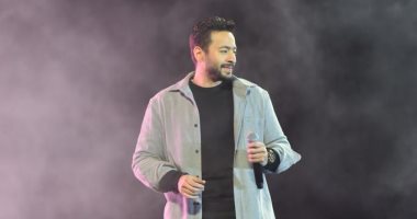 حمادة هلال يرفع شعار كامل العدد بحفله فى بورسعيد.. صور 