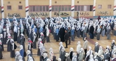 "همة ونشاط وسعادة".. عودة الدراسة بمدارس كفر الشيخ وسط إجراءات احترازية مشددة "لايف"