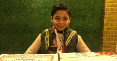 صاحب الصوت الماسى.. عمر أحمد طفل يبدع فى الإنشاد الدينى (فيديو)