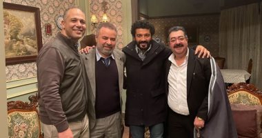 شاهد خالد النبوى وطارق عبد العزيز ومصطفى درويش من كواليس "راجعين يا هوى"