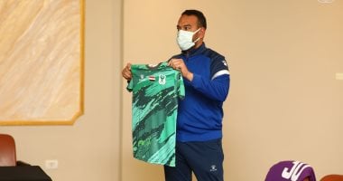 المصري بالأخضر ومازيمبي بالأبيض في مواجهة الكونفدرالية غدا