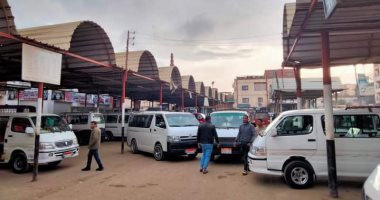 انتظام سير العمل بمجمع المواقف بكفر الشيخ مع بداية الفصل الدراسى الثانى.. صور