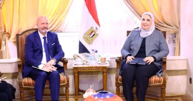 وزيرة التضامن تلتقى سفير فنلندا وتستعرض معه مشروعات التمكين الاقتصادى للمرأة