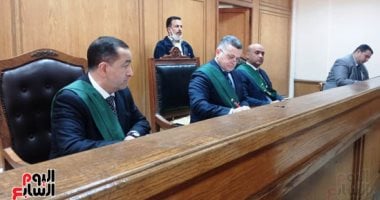 وصول محمد الأمين إلى الجنايات لنظر أولى جلسات محاكمته بتهمة الاتجار في البشر