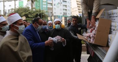 توزيع لحوم صكوك على 2000 أسرة أولى بالرعاية في كفر الشيخ .. صور