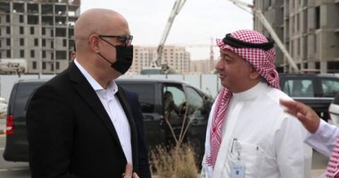 وزير الإسكان يتفقد أهم المشروعات السكنية داخل السعودية خلال زيارة المملكة