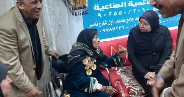 محافظ أسيوط يعلن إنقاذ سيدة مسنة بلا مأوى من أحد الشوارع ونقلها لدار رعاية
