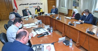وزير الإنتاج الحربى يبحث موقف تأثيث الوحدات السكنية بمشروعات الإسكان البديل