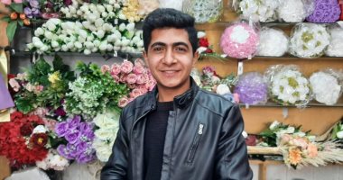 بياع الورد حافظ كتاب الله..قراءة تأخذ العقل من طالب تشبه عظماء دولة التلاوة