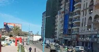 فسحة على الكورنيش.. أجواء شتوية دافئة فى الإسكندرية.. لايف