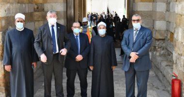 رئيس مجلس الشيوخ الكازاخستانى يزور مسجد الظاهر بيبرس بالقاهرة.. صور