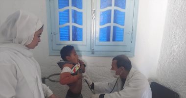 قوافل حياة كريمة العلاجية بالبحر الأحمر.. الكشف على 1400 شخص خلال 10 أيام.. مدير الصحة: الكشف وصرف العلاج والفحص والأشعة مجانا.. وانطلاق قافلة بقرى سفاجا وبعد يومين بقرية الزعفرانة وجبل عايش.. صور