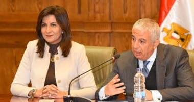 السفيرة نبيلة مكرم: 67 ألفا عدد المشتركين فى التأمين على المصريين بالخارج.. وتؤكد: "اتكلم عربى" ليست لمحو الأمية وهدفها الحفاظ الهوية.. وخارجية النواب تقترح المشاركة بالزيارات الميدانية لوزيرة الهجرة بالمحافظات