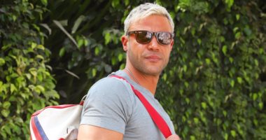 محمد إمام ينشر أول صورة من فيلم "عمهم": بصور مشهد أكشن بقالى 3 أيام