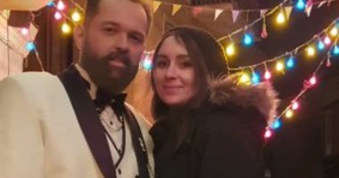 محمد محمود عبد العزيز فى صورة مع زوجته من كواليس "نقل عام": لما مراتك تحضر فرحك