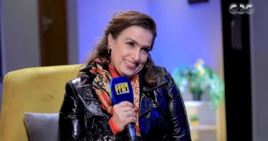 سيمون تطرح "الروح الفرفوشة" بعد سنوات من الغياب.. فيديو 