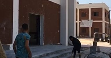 حياة كريمة تنجح فى تنفيذ 240 مشروعا جديدا فى الصعيد لخدمة المواطنين.. لايف