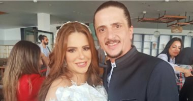 شاهد حفل زفاف دنيا عبد العزيز بحضور رشوان توفيق والفنانين والأصدقاء "فيديو"