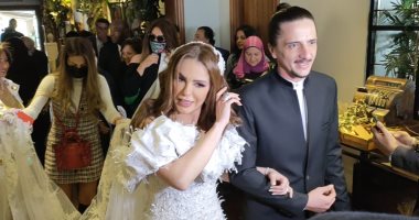 دنيا عبد العزيز تحتفل بزفافها فى نويبع نهاراً اليوم