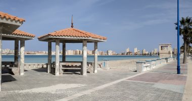 أجواء صافية و طقس دافئ وسطوع الشمس على شواطئ مطروح.. لايف