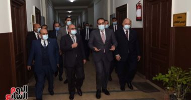 رئيس الوزراء يتفقد أعمال تطوير مقر مصلحة الشهر العقاري والتوثيق برمسيس.. صور