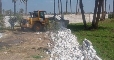 تنفيذ إزالات لحالات تعد على أراضى الزراعة خلال حملات بـ5 مراكز فى أسيوط