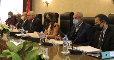 محافظ الجيزة يترأس اجتماع المجلس التنفيذى لمناقشة مواجهة التعديات على الأراضى