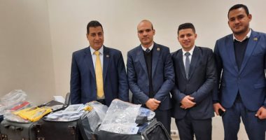جمارك مطار القاهرة تحبط محاولة تهريب كمية كبيرة من مستلزمات طب الأسنان.. صور