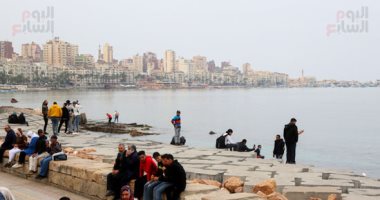 كورنيش الإسكندرية ..فسحة وتمشية وروقان حتى فى الشتا