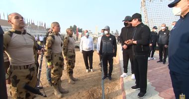 الرئيس السيسى لطلاب الكلية الحربية: كل شاب موجود معنا اليوم بالقوات المسلحة أصبحت مصر فى رقبته.. حابب اطمنكم على البلد.. نحن بخير الحمد لله ولسنا بعيدين عن أحوال الناس ونبذل مجهودا كبيرا لزيادة الرقعة الزراعية