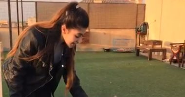 بتاعة الكلاب المدلعة ودمها خفيف.. يسرا مسلم بتربى كلاب وهى عندها 10 سنين.. فيديو