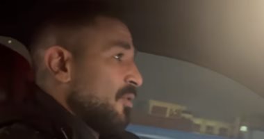 أحمد سعد يروج لأغنيته "عليكى عيون" بدندنة كلماتها من داخل سيارته قبل طرحها