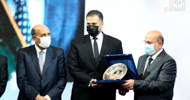 مجلس الدولة ينجز 1.8 مليون قضية بالعام القضائى 2020 /2021.. إنجازات قسم الفتوى تخطت 98%.. التشريع راجع جميع مشروعات القوانين واللوائح الواردة له.. ووحدة المطالبة وتحصيل حقوق الدولة حصلت مليارا و100 مليون جنيه