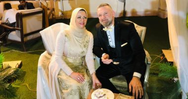 لايف.. إتنين إنجليز سابوا انجلترا وجم أسلموا وتزوجوا فى الأقصر