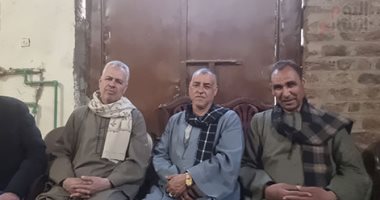 الزواج على الطريقة الصعيدية.. عائلات قرية الرويهب بسوهاج يدشنون مبادرة لتيسير الزواج.. إلغاء النيش والاكتفاء بــ 20 فرد حمام بدلا من 100.. 4 بنود تتحملها العروس.. و7 على العريس في مقدمتها فرش وتجهيز سكن الزوجية