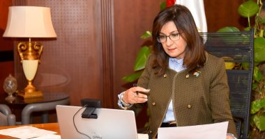 اجتماع لوزيرى الهجرة والإنتاج الحربى مع خبراء أجانب بمؤتمر "مصر تستطيع بالصناعة"