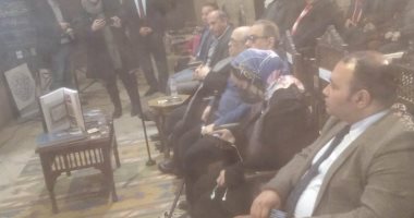 خضير البورسعيدى: بدأت مسيرتى مع الخط العربي منذ الخامسة بعبارات ضد الاستعمار