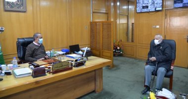 محافظ الإسماعيلية يستقبل الشهيد الحى عبد الجواد سويلم