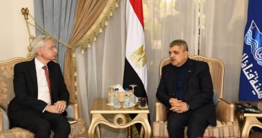 الفريق أسامة ربيع يلتقى السفير الفرنسى لبحث سبل التعاون المشترك