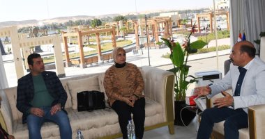 محافظ أسوان يلتقى نقيب التمريض ويبحثان مواجهة ظاهرة الأكاديميات غير الشرعية