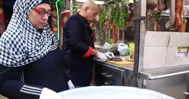 أهم حاجة عندى اطلع لقمة نضيفة للناس.. أبو عوف: "مراتى كتفها بكتفى".. فيديو